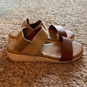 Kensie short wedge sandal